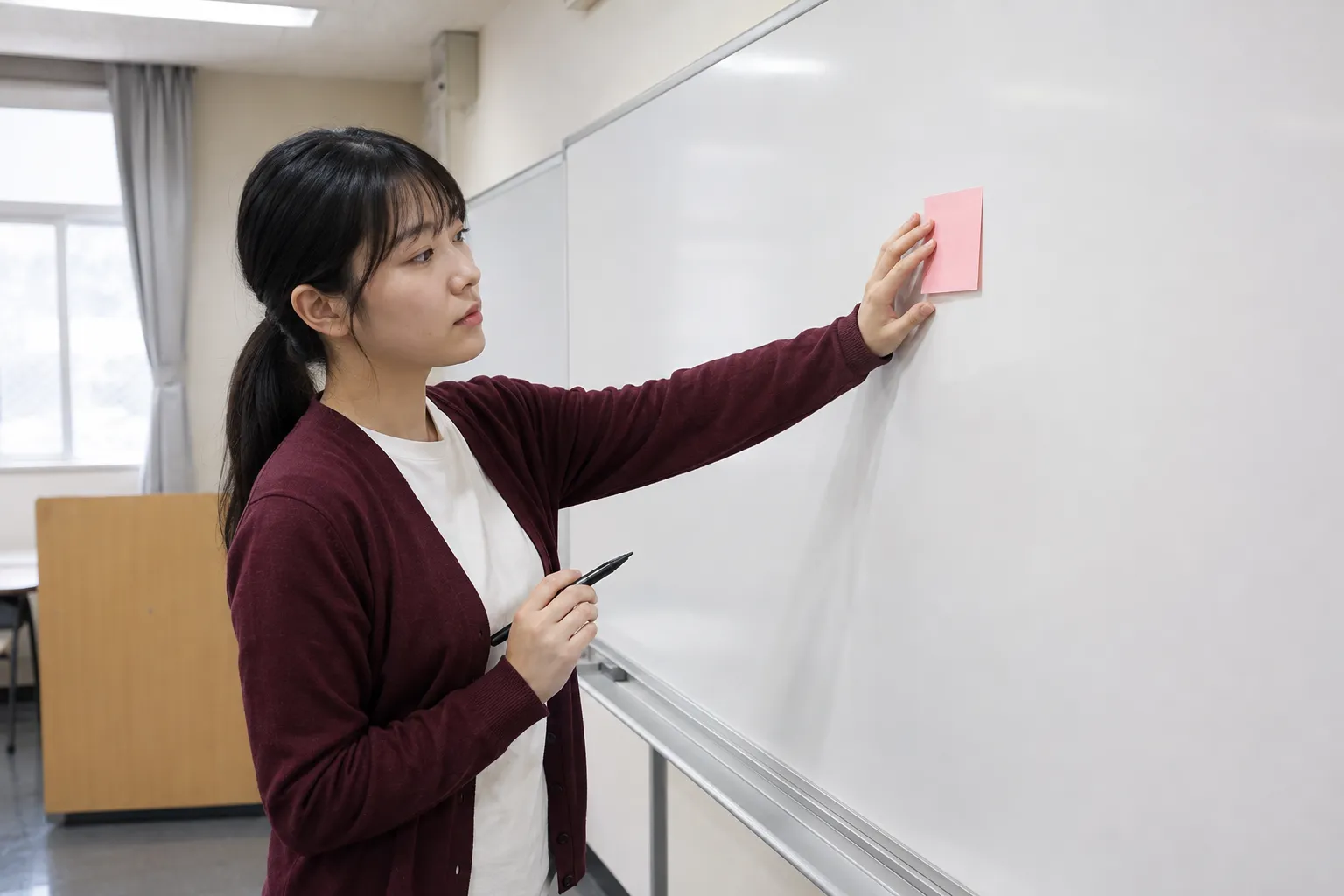 商品企画を整理する架空の学生